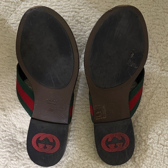 Gucci Women's Black and Green Logo Sandals - Picture 2 of 4